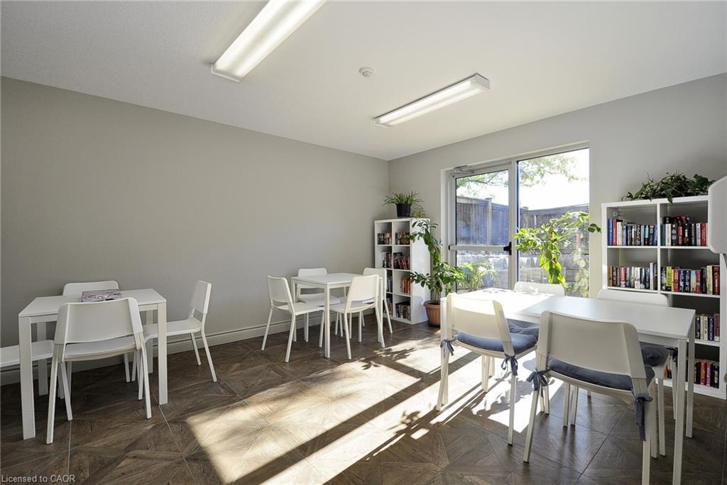 302-345 Briarmeadow Drive, Kitchener, ON