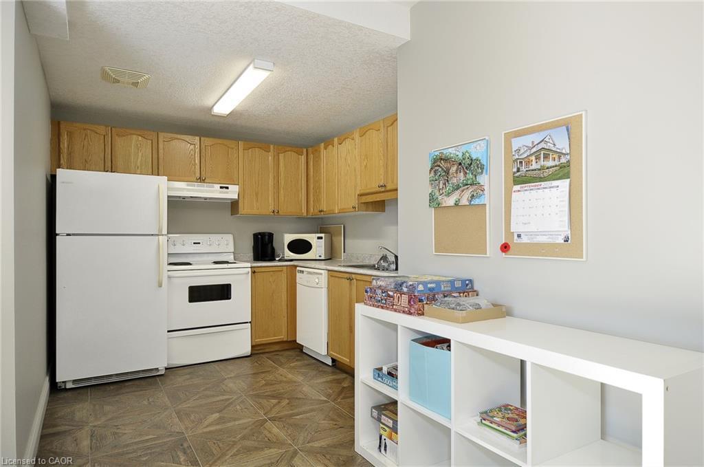 302-345 Briarmeadow Drive, Kitchener, ON