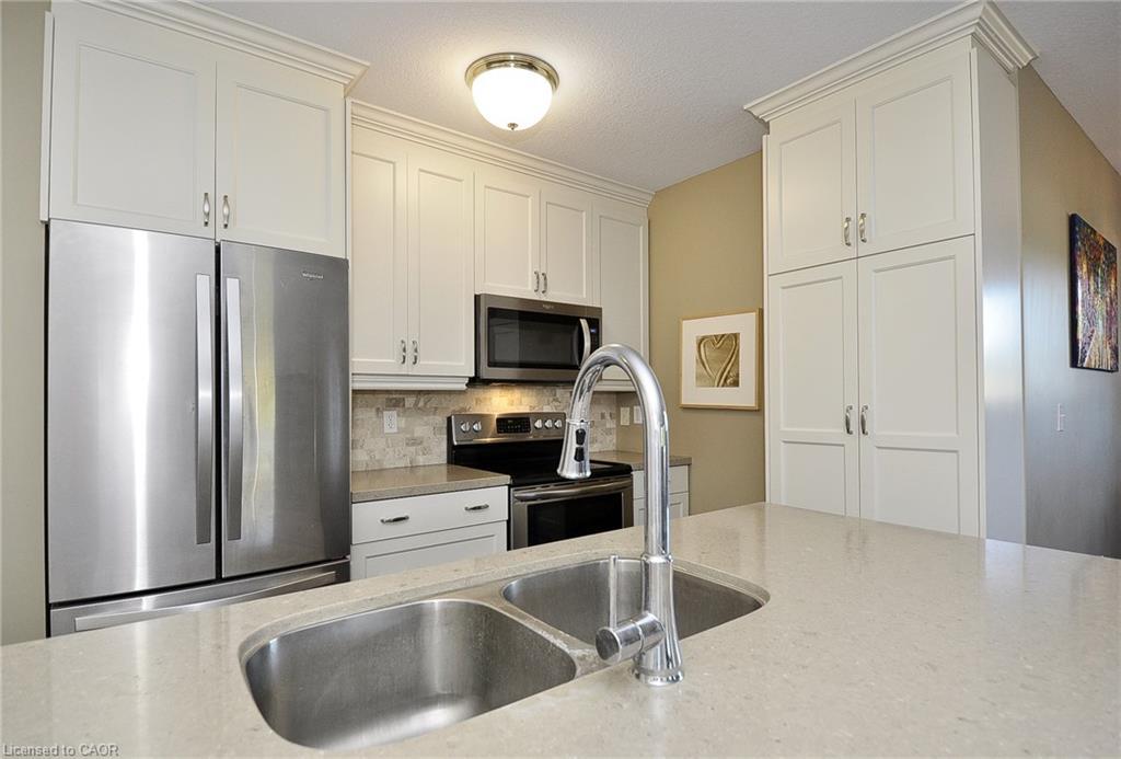 302-345 Briarmeadow Drive, Kitchener, ON