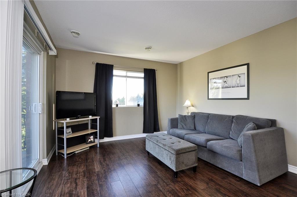 302-345 Briarmeadow Drive, Kitchener, ON