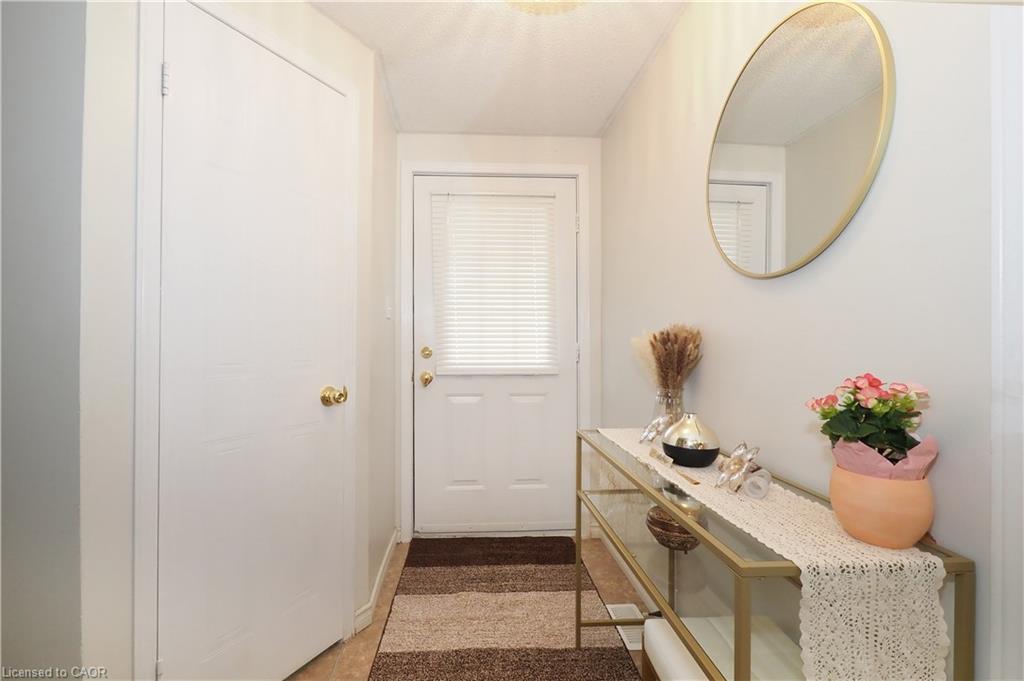 429 Exmoor Street, Waterloo, ON - Indoor Photo Showing Other Room