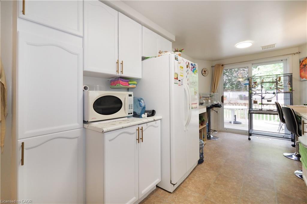 429 Exmoor Street, Waterloo, ON - Indoor