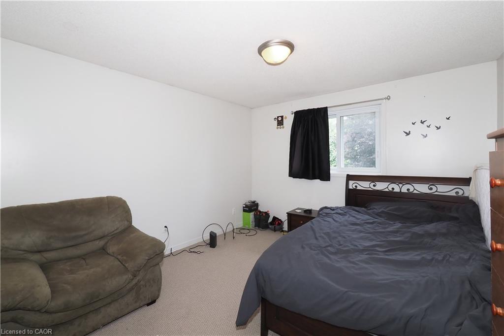 429 Exmoor Street, Waterloo, ON - Indoor Photo Showing Bedroom