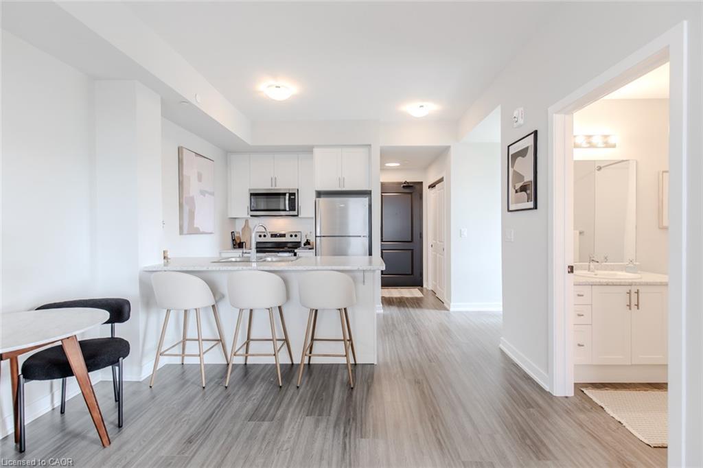 1106-870 Queenston Road, Stoney Creek, ON - Indoor Photo Showing Other Room