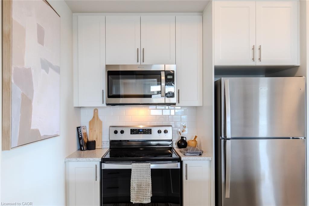 1106-870 Queenston Road, Stoney Creek, ON - Indoor Photo Showing Kitchen With Stainless Steel Kitchen