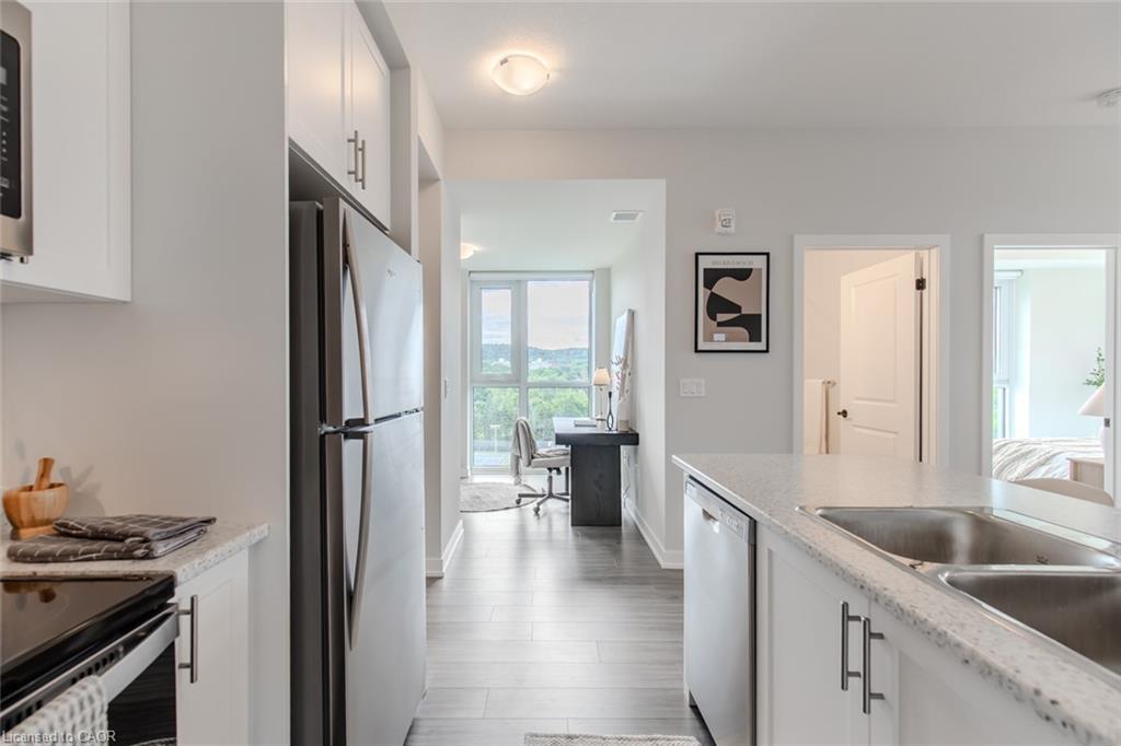 1106-870 Queenston Road, Stoney Creek, ON - Indoor Photo Showing Kitchen With Stainless Steel Kitchen With Double Sink With Upgraded Kitchen