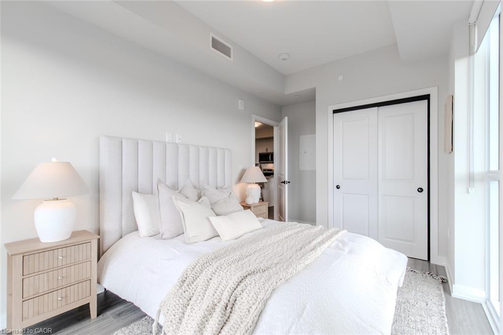 1106-870 Queenston Road, Stoney Creek, ON - Indoor Photo Showing Bedroom