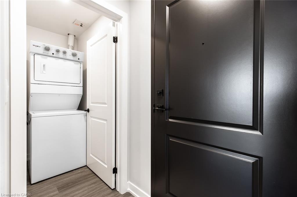 1106-870 Queenston Road, Stoney Creek, ON - Indoor Photo Showing Laundry Room