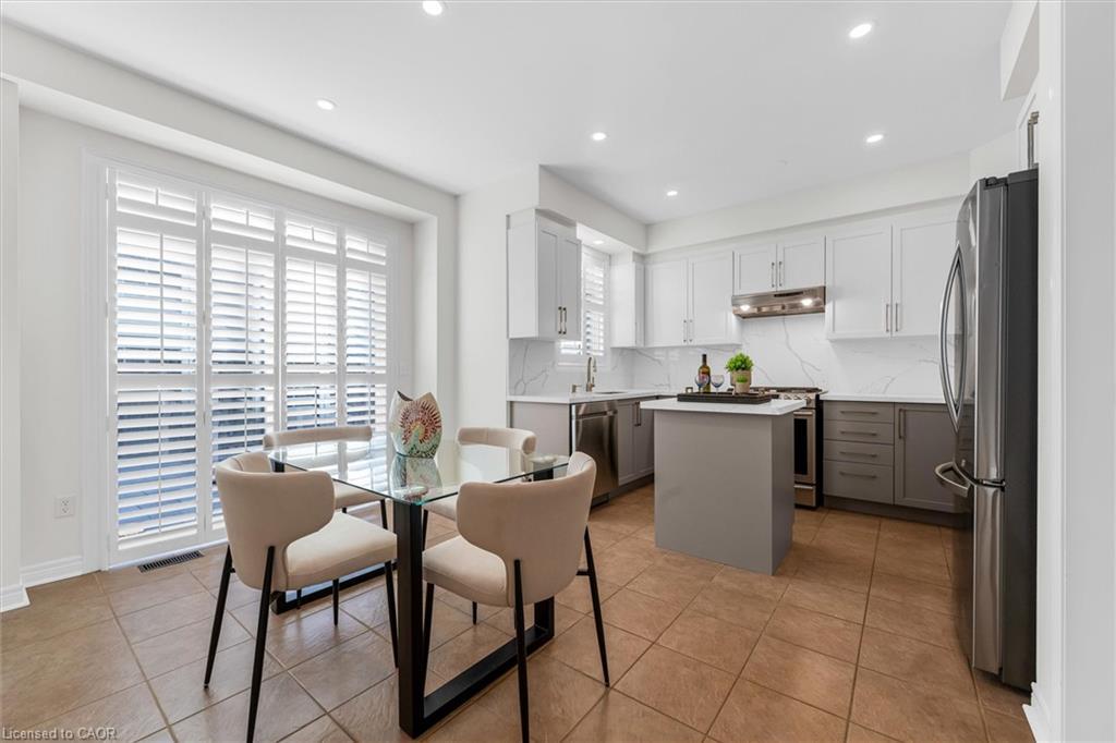 4838 Columbus Drive, Burlington, ON - Indoor