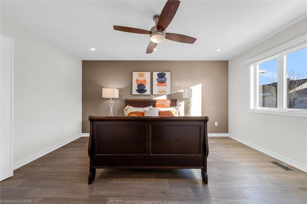 4838 Columbus Drive, Burlington, ON - Indoor Photo Showing Other Room