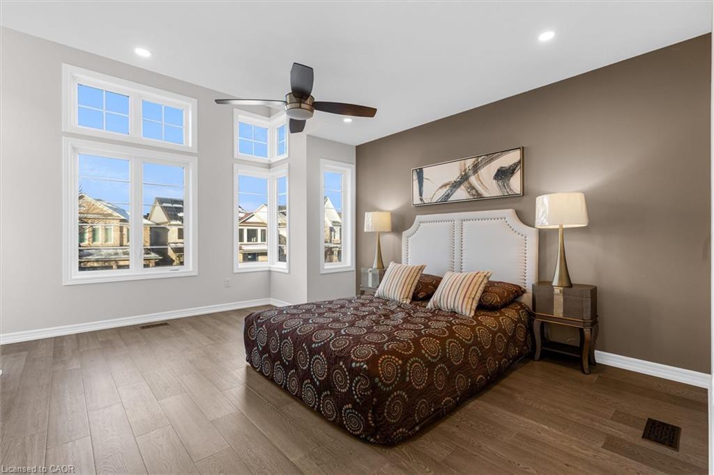4838 Columbus Drive, Burlington, ON - Indoor Photo Showing Bedroom