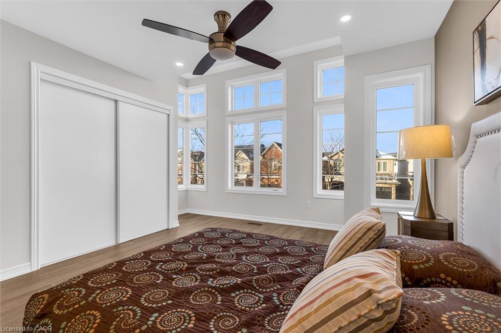 4838 Columbus Drive, Burlington, ON - Indoor