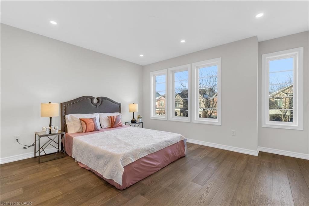 4838 Columbus Drive, Burlington, ON - Indoor Photo Showing Bedroom