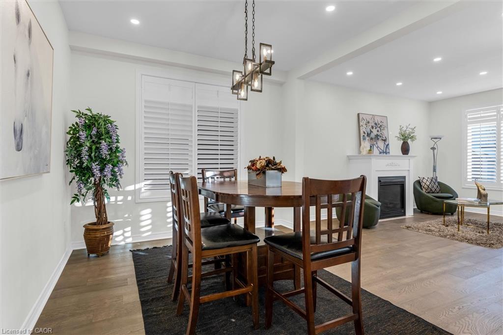 4838 Columbus Drive, Burlington, ON - Indoor Photo Showing Dining Room