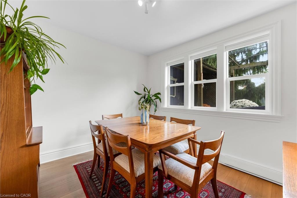 158 Wilson Street, Hamilton, ON - Indoor Photo Showing Dining Room