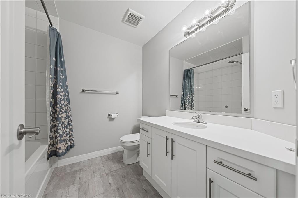 53 Aquarius Crescent, Hamilton, ON - Indoor Photo Showing Bathroom