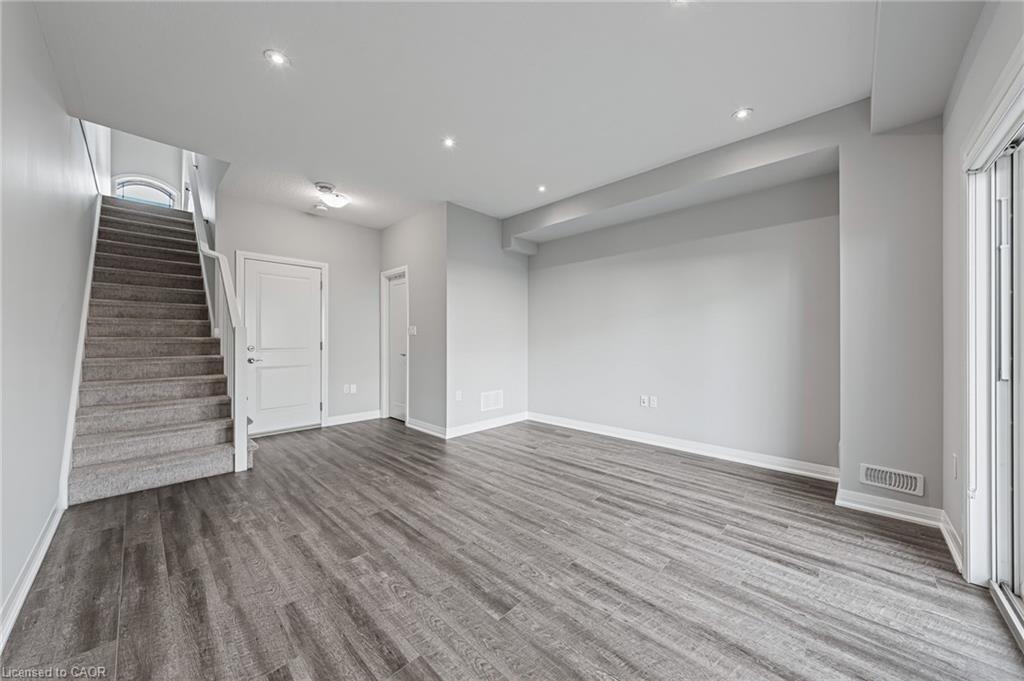 53 Aquarius Crescent, Hamilton, ON - Indoor Photo Showing Other Room