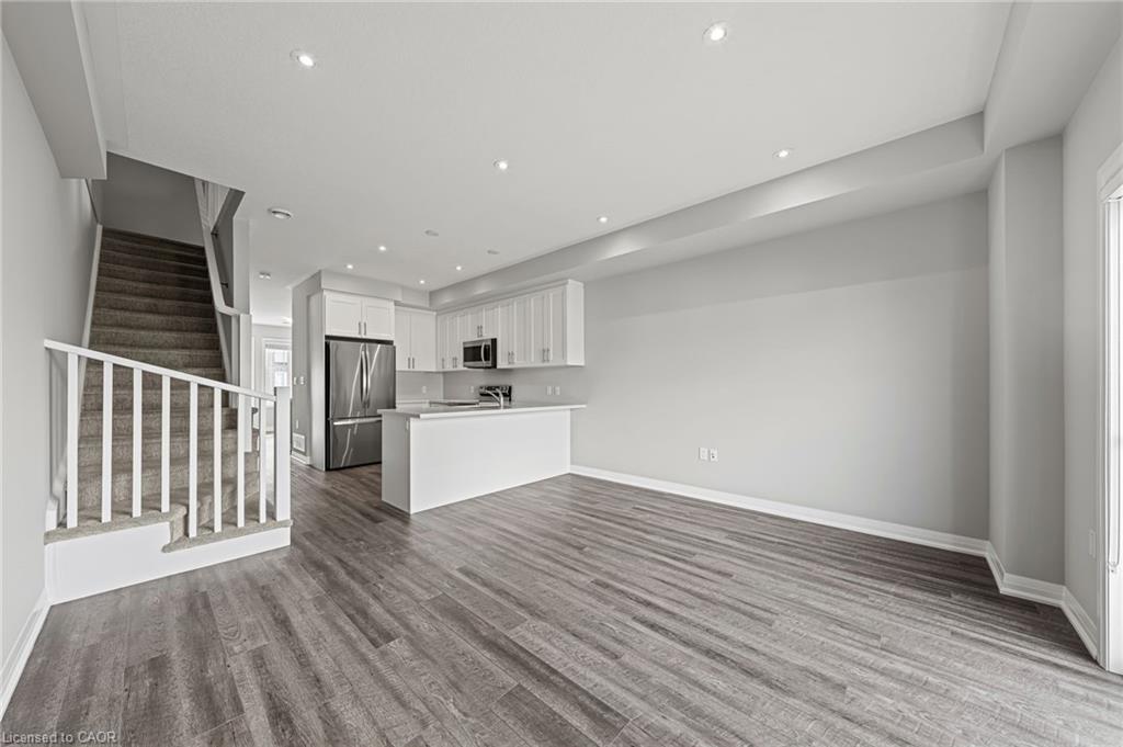 53 Aquarius Crescent, Hamilton, ON - Indoor Photo Showing Kitchen