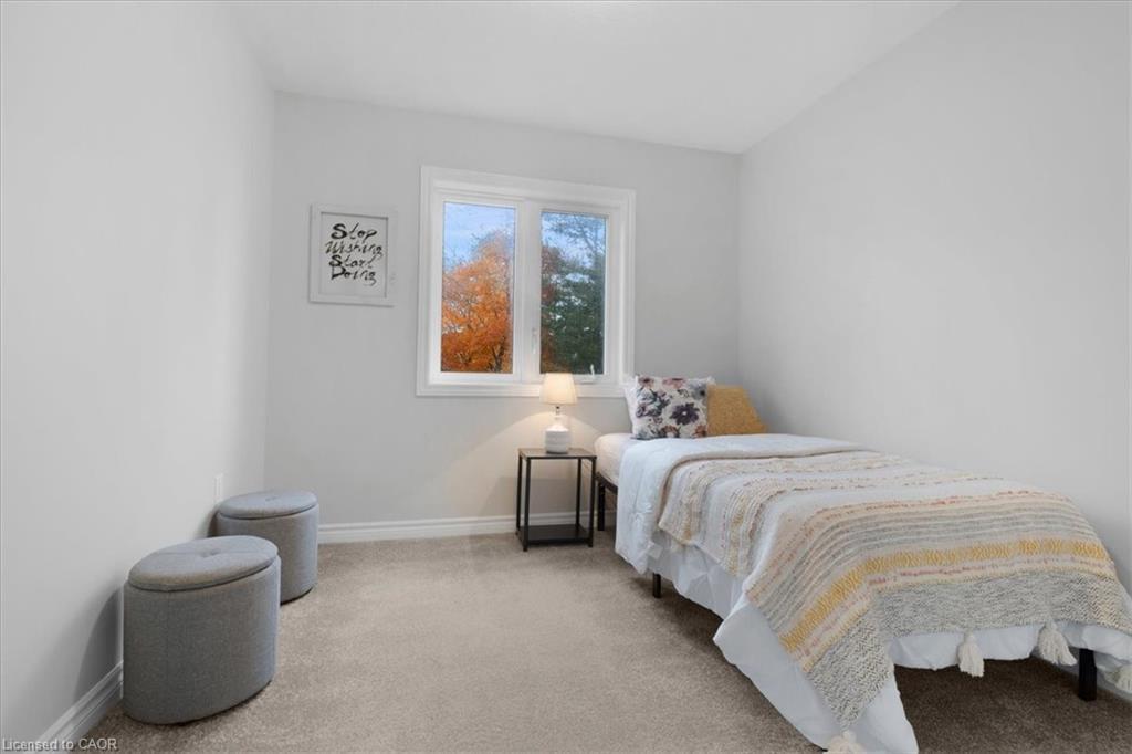 28-324 Equestrian Way, Cambridge, ON - Indoor Photo Showing Bedroom