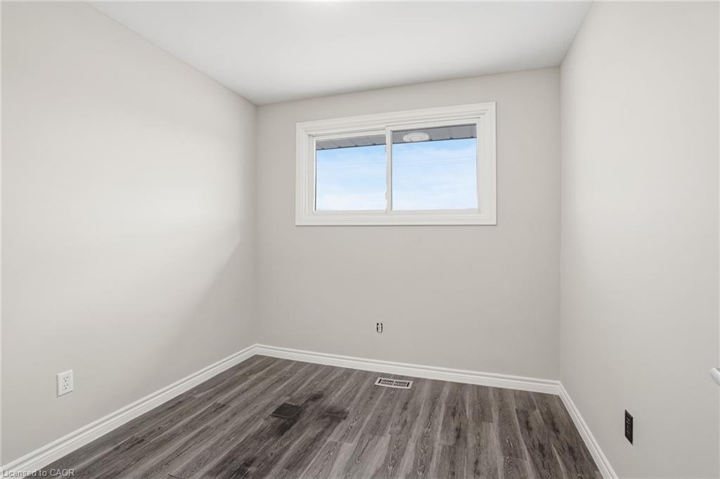 93 Wellington Street, Welland, ON - Indoor Photo Showing Other Room