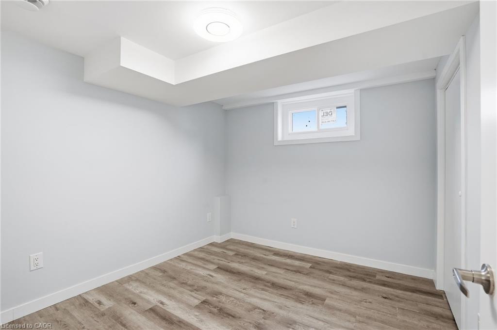 93 Wellington Street, Welland, ON - Indoor Photo Showing Other Room