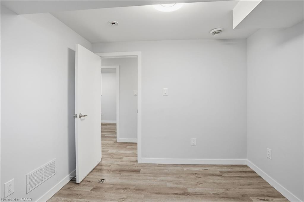 93 Wellington Street, Welland, ON - Indoor Photo Showing Other Room