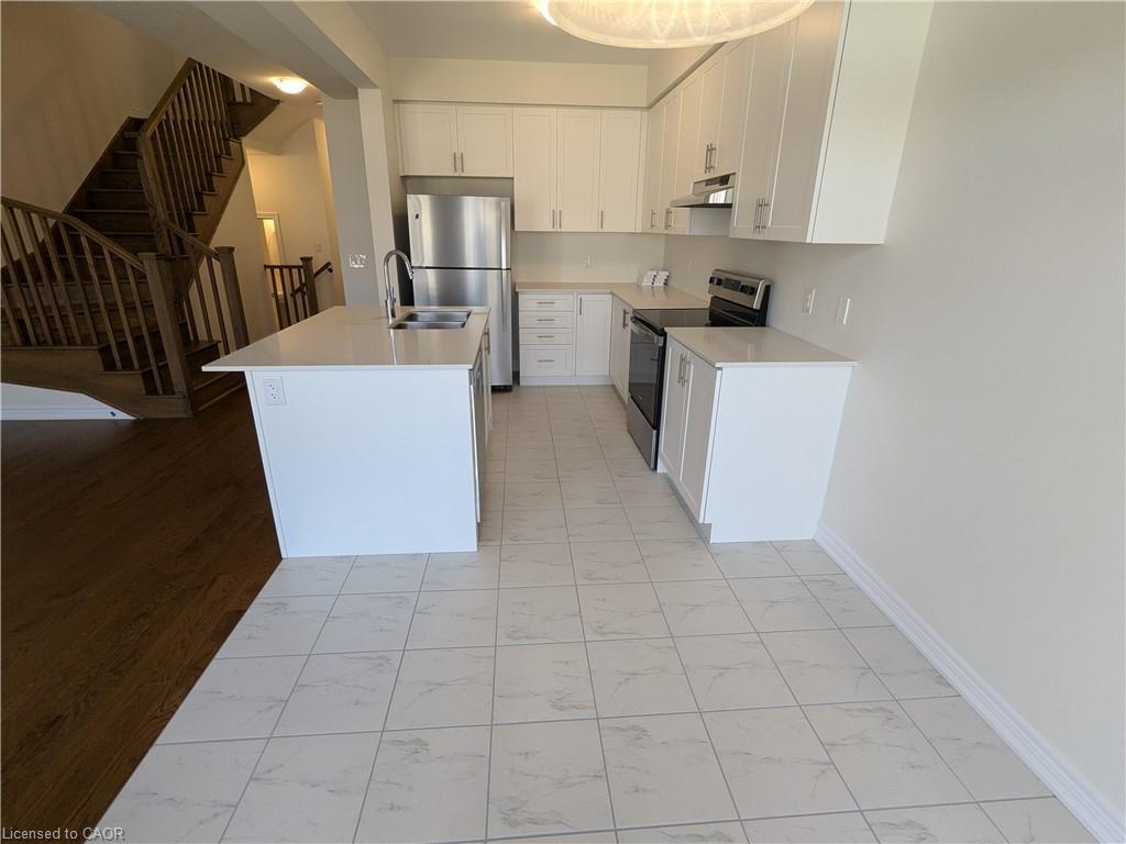 203 Broadacre Drive, Kitchener, ON - Indoor Photo Showing Kitchen