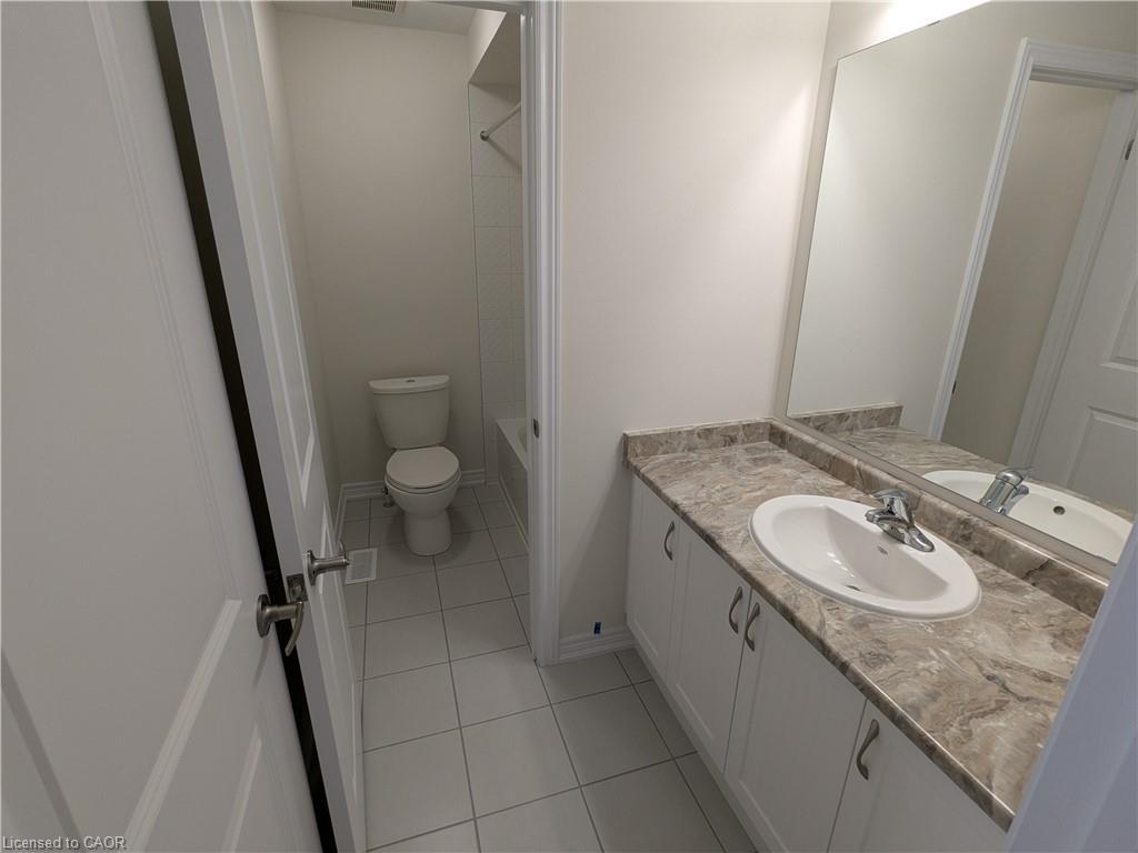 203 Broadacre Drive, Kitchener, ON - Indoor Photo Showing Bathroom