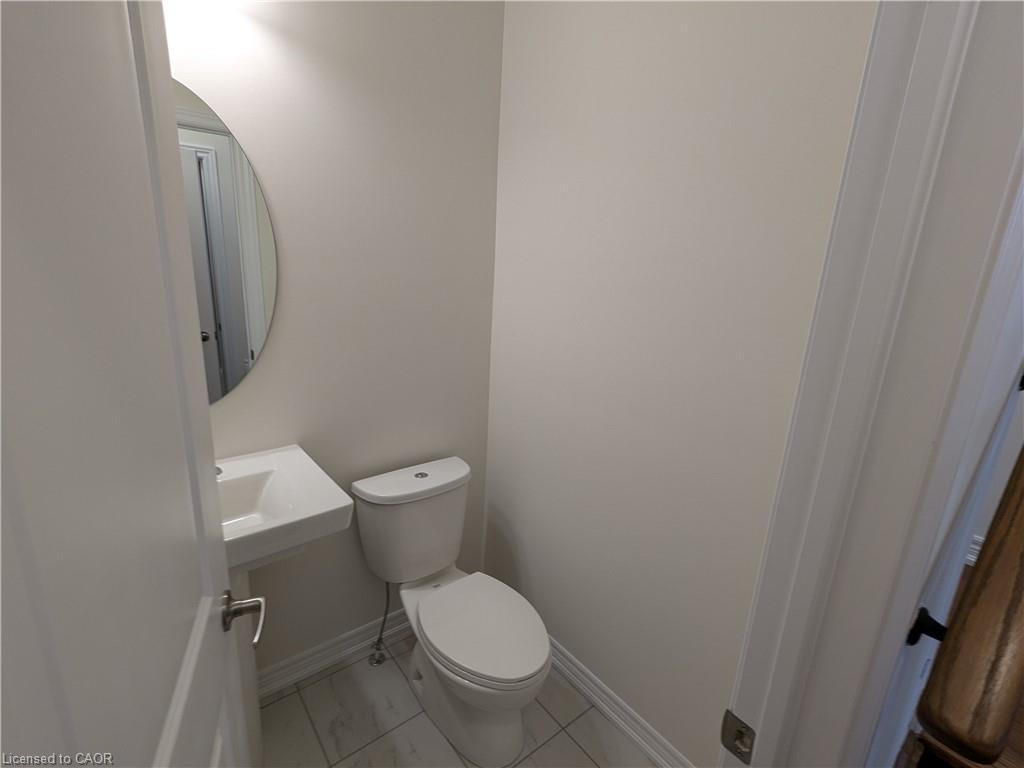 203 Broadacre Drive, Kitchener, ON - Indoor Photo Showing Bathroom