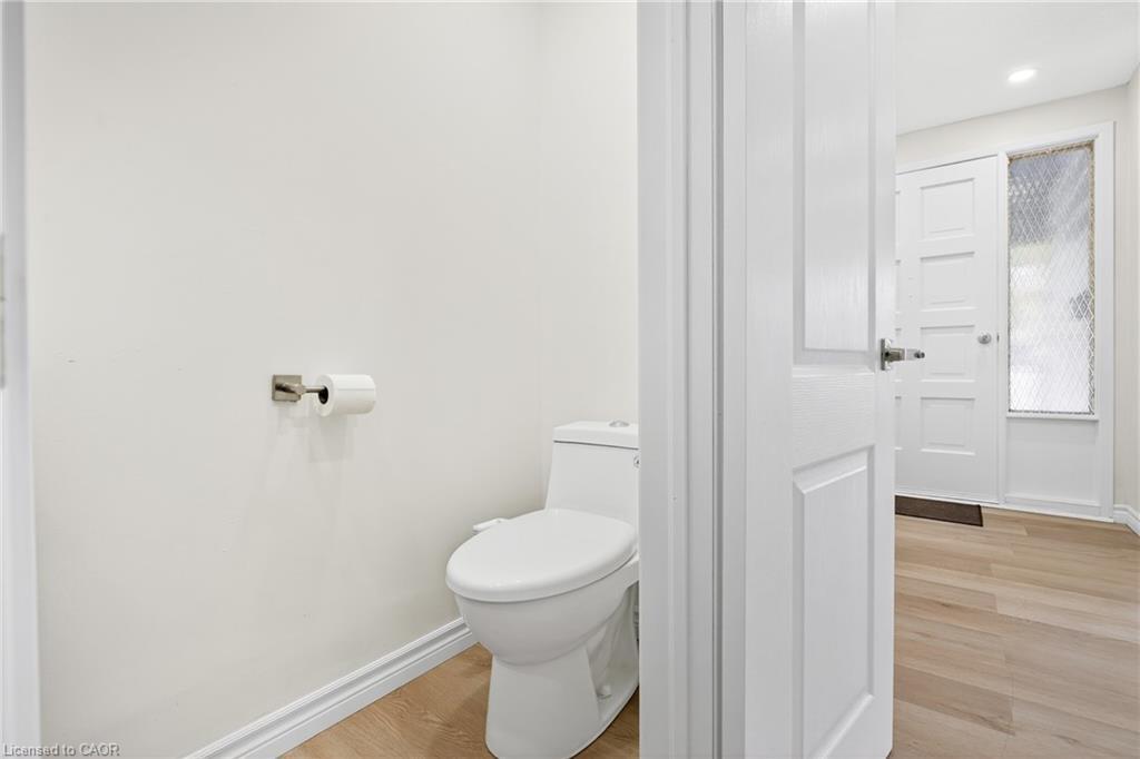 120 Westheights Drive, Kitchener, ON - Indoor Photo Showing Bathroom