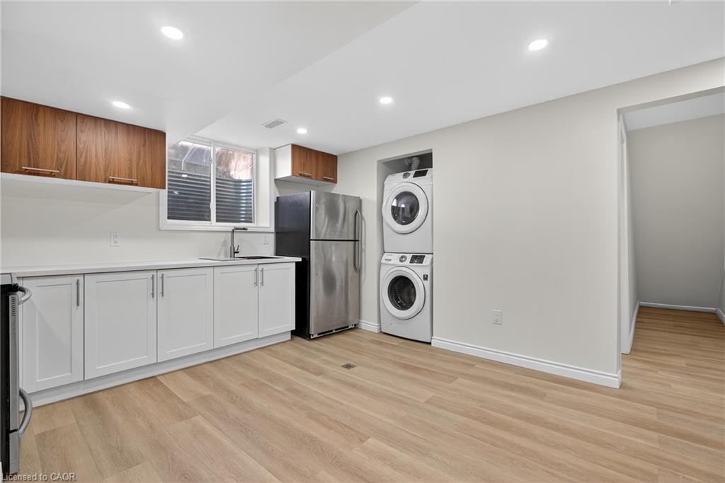 120 Westheights Drive, Kitchener, ON - Indoor Photo Showing Laundry Room