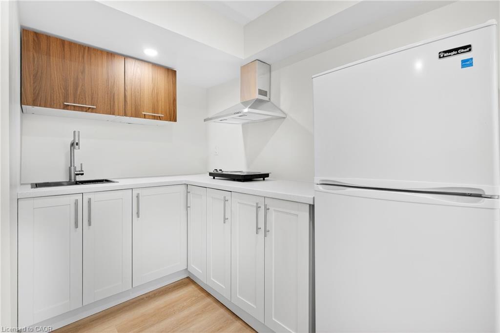 120 Westheights Drive, Kitchener, ON - Indoor Photo Showing Other Room