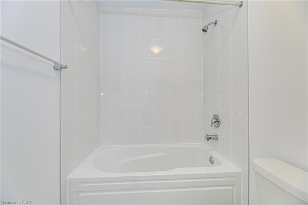 5188 Viola Desmond Drive, Mississauga, ON - Indoor Photo Showing Bathroom