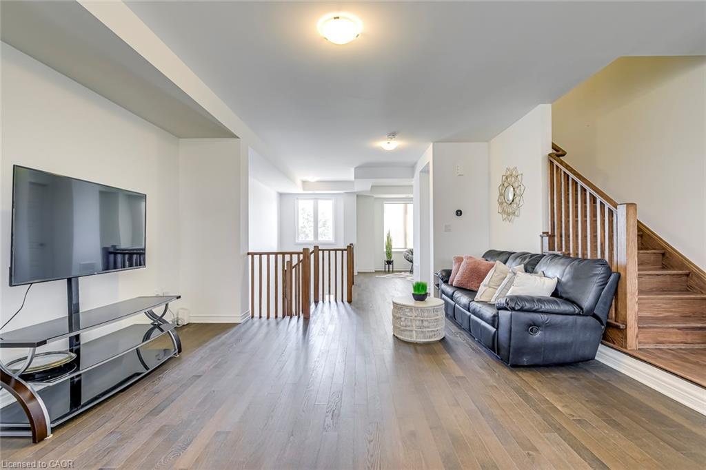 5188 Viola Desmond Drive, Mississauga, ON - Indoor Photo Showing Living Room