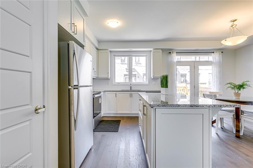5188 Viola Desmond Drive, Mississauga, ON - Indoor Photo Showing Kitchen