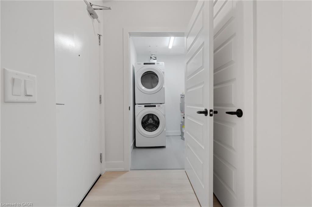 519-1100 Lackner Place, Kitchener, ON - Indoor Photo Showing Laundry Room