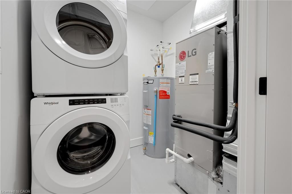 519-1100 Lackner Place, Kitchener, ON - Indoor Photo Showing Laundry Room