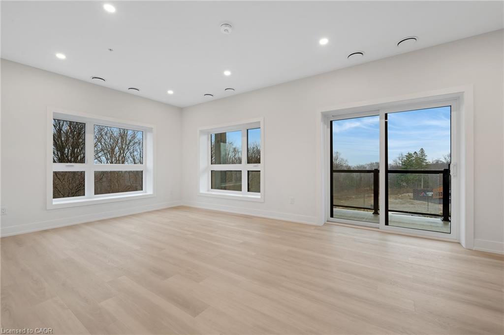 519-1100 Lackner Place, Kitchener, ON - Indoor Photo Showing Other Room