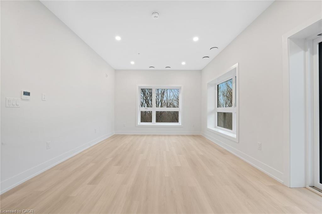 519-1100 Lackner Place, Kitchener, ON - Indoor