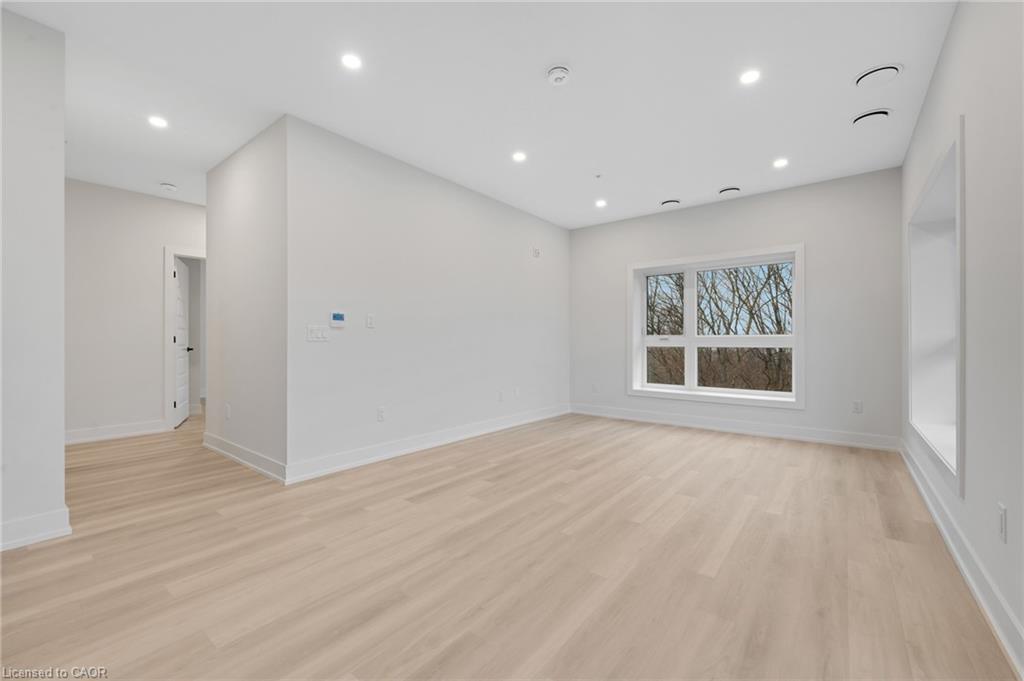 519-1100 Lackner Place, Kitchener, ON - Indoor