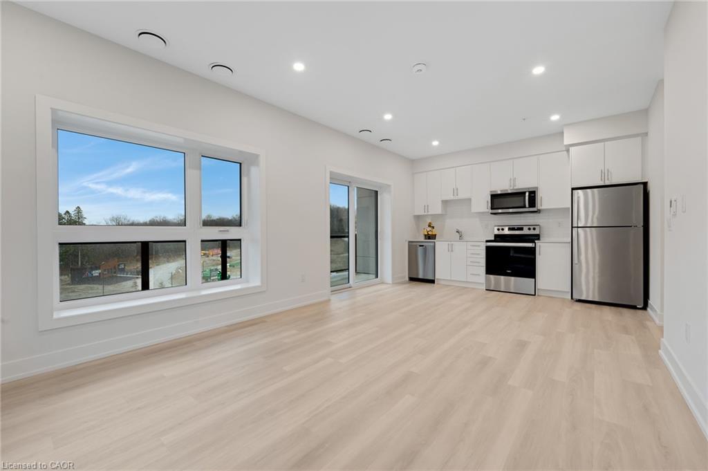 519-1100 Lackner Place, Kitchener, ON - Indoor Photo Showing Kitchen