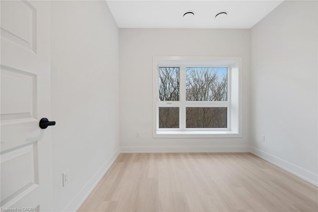 519-1100 Lackner Place, Kitchener, ON - Indoor Photo Showing Other Room