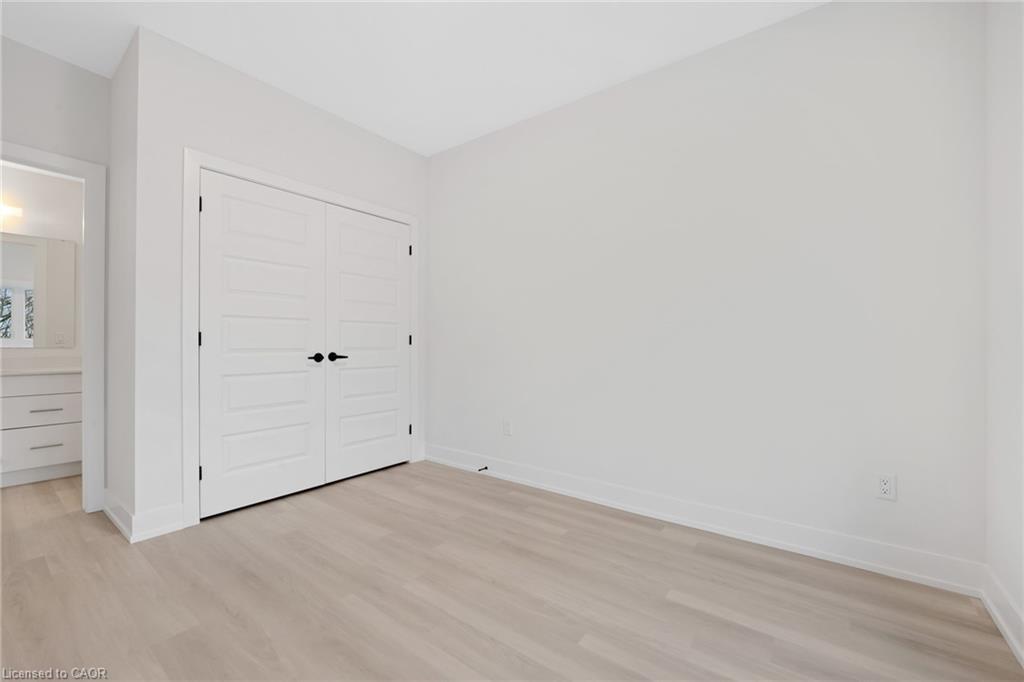 519-1100 Lackner Place, Kitchener, ON - Indoor