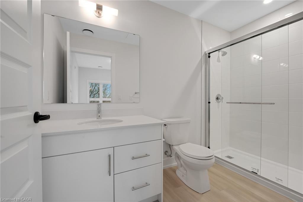 519-1100 Lackner Place, Kitchener, ON - Indoor Photo Showing Bathroom