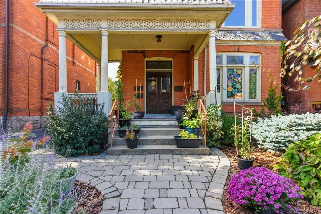 30 Ontario Avenue, Hamilton, ON - Outdoor