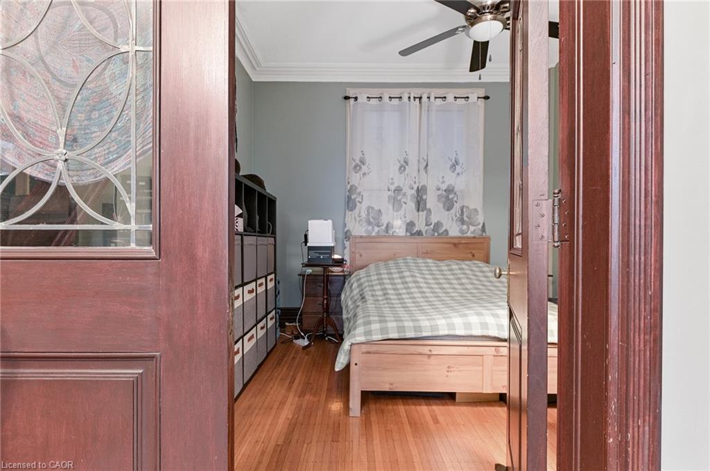 30 Ontario Avenue, Hamilton, ON - Indoor Photo Showing Other Room