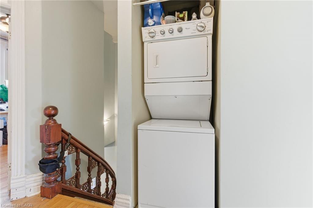 30 Ontario Avenue, Hamilton, ON - Indoor Photo Showing Laundry Room