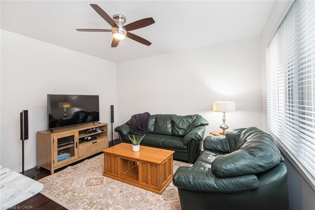 529 Bartleman Terrace, Milton, ON - Indoor Photo Showing Living Room