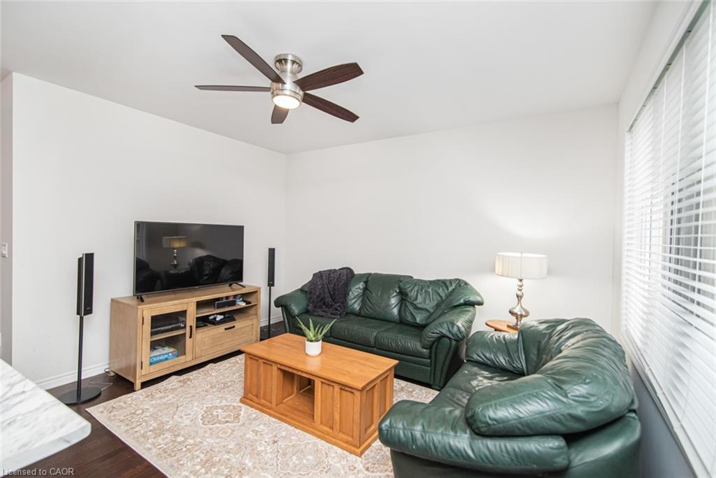 529 Bartleman Terrace, Milton, ON - Indoor Photo Showing Living Room