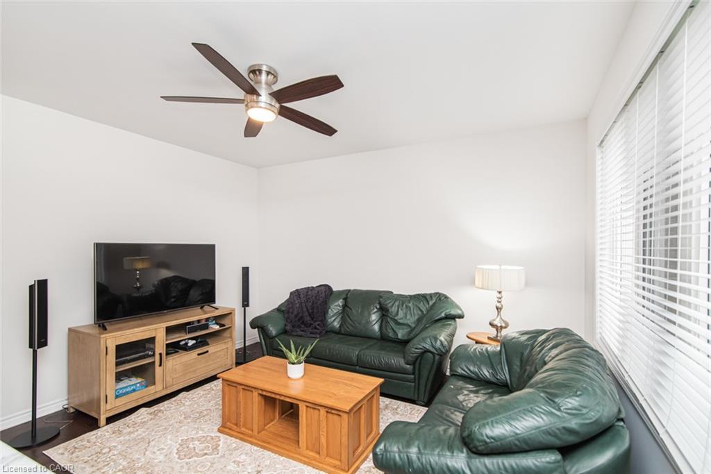 529 Bartleman Terrace, Milton, ON - Indoor Photo Showing Living Room